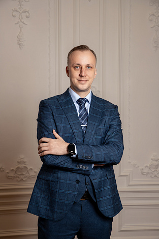 Александр Константинов